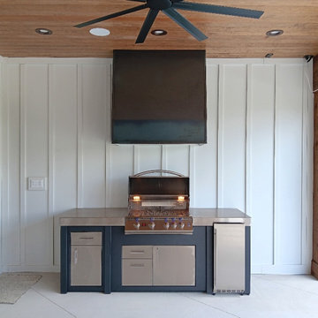 Built-In Grills & Outdoor Kitchens