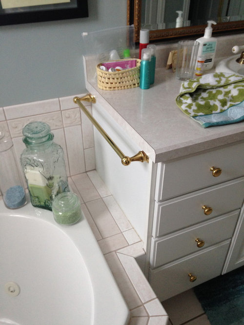 Do I Need A Backsplash On My Bathroom Sink, Should A Bathroom Vanity Have Backsplash