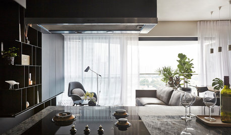 Houzz Tour: Celestial Shadows Inspire Chic and Calm in this Condo
