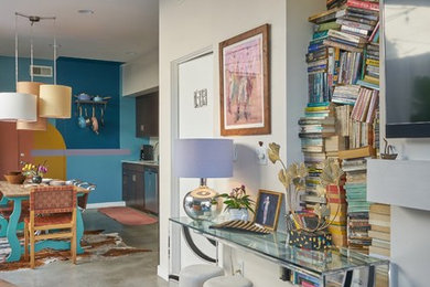 Example of an eclectic entryway design in Los Angeles