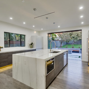 COOL MODERN KITCHEN IN LOS ANGELES, CA