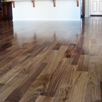 Walnut Natural Smooth Engineered Wood Floor