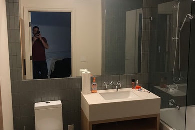 Trendy bathroom photo in Los Angeles