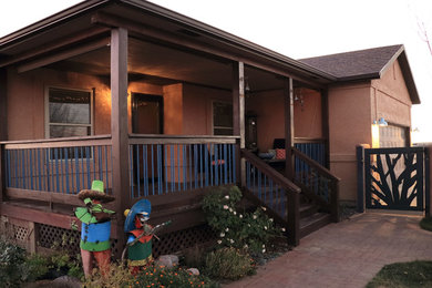 Mountain style porch photo in Denver