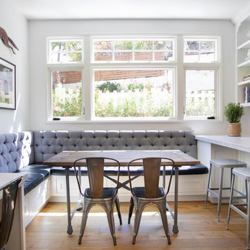 Little Holmby Breakfast Nook and bar