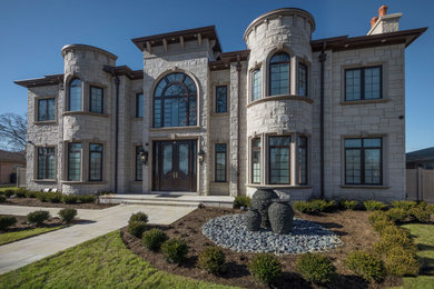 Elegant exterior home photo in Chicago