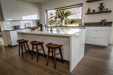 Example of a trendy kitchen design in San Diego