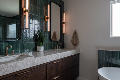 Example of a minimalist bathroom design in Other