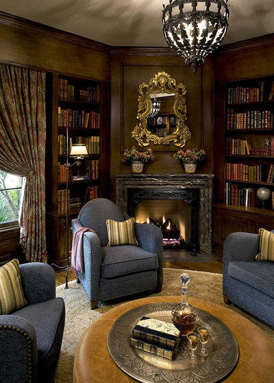 Викторианский Семейная комната by Tommy Chambers Interiors, Inc.