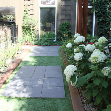 Riverside Courtyard