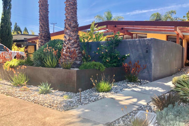 Design ideas for a mid-century modern landscaping in San Francisco.