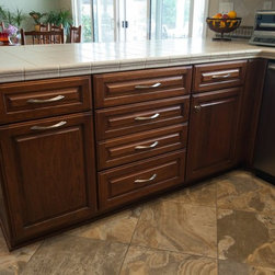 Dynasty, Cherry, Nutmeg, Onyx - Kitchen Cabinetry
