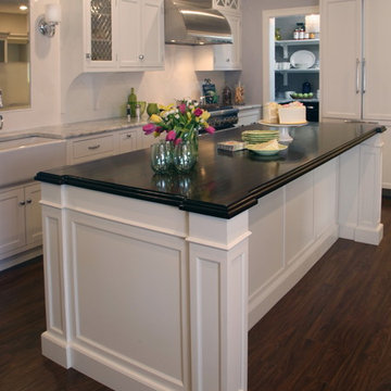 Showroom - White Kitchen Display