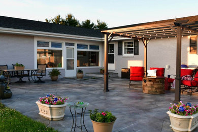 Patio - country patio idea in San Francisco