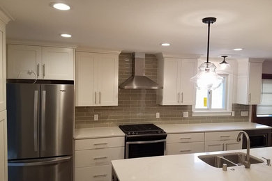Kitchen - kitchen idea in Milwaukee