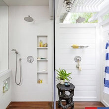 Middle Bedroom/Bath/Closet