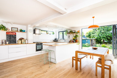 Kitchen - modern kitchen idea in Sussex