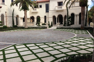 Inspiration for a modern landscaping in Miami.