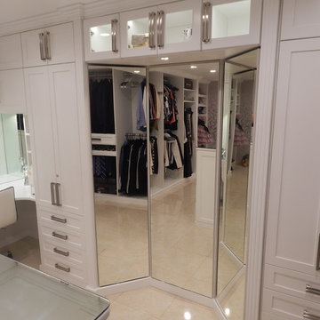 White Mirrored Walk In