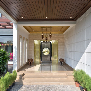 他の地域のエクレクティックスタイルのおしゃれな玄関の写真