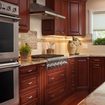 Traditional kitchen in Cherry Wood