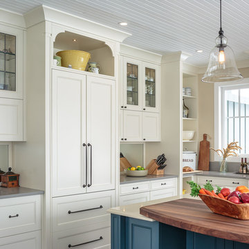 Countryside Traditional Kitchen - Astro Design - Ottawa