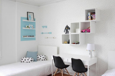 Family room - family room idea in New York