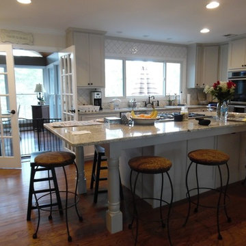 Transitional Light Grey Kitchen in Marietta