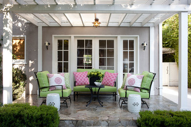 Elegant patio photo in Los Angeles