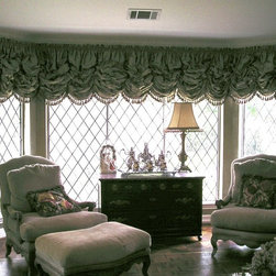 Elegant Balloon Shade - Window Treatments