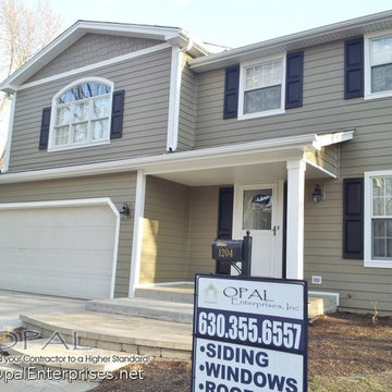 Woodstock Brown Hardie Siding in Cedarmill Plank & Shingle, White Trim & Black S