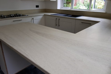 This is an example of a modern kitchen in Oxfordshire.