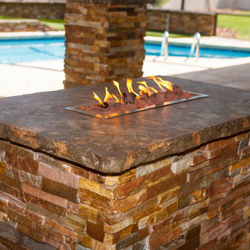 Outdoor gas fire table