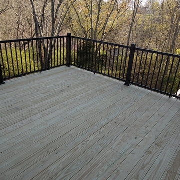 Pressure Treared Deck w/Aluminum Railing, White Oak Ohio area