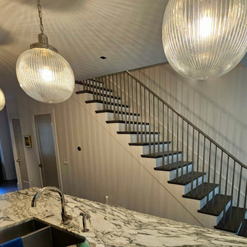 Project #112 | Traditional Staircase with Continuous Rail System