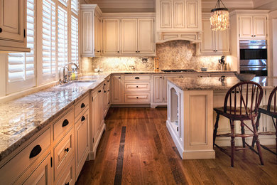 Elegant kitchen photo in Atlanta