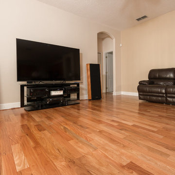 Amendoim Wood Flooring - Family Room - 1