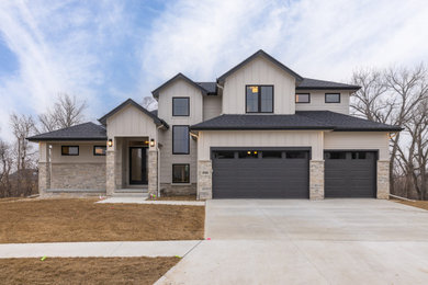 Large minimalist exterior home photo in Omaha