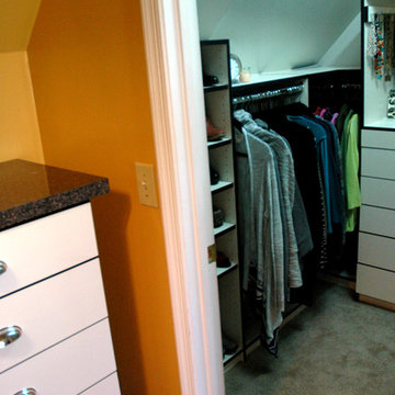 Becker 2 Master's & Drawer Bank