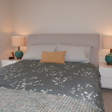 Dundas Square Rental