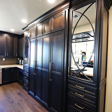 Mirrored Sophistication in Olivenhain