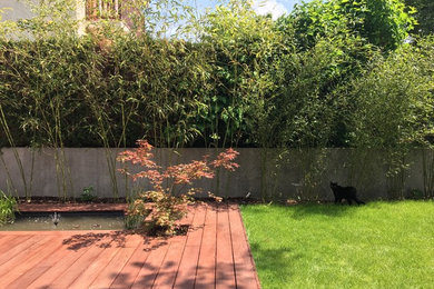 Exemple d'une terrasse asiatique de taille moyenne.