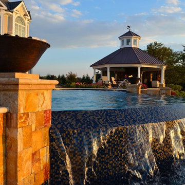 Custom Swimming Pools