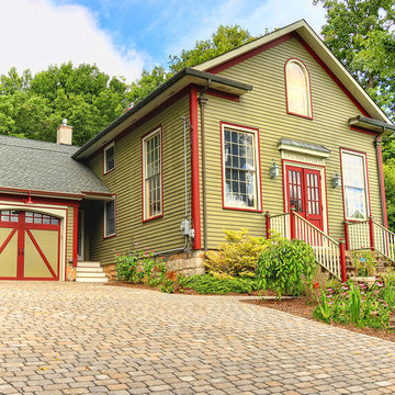 Cobblestone style paver driveway