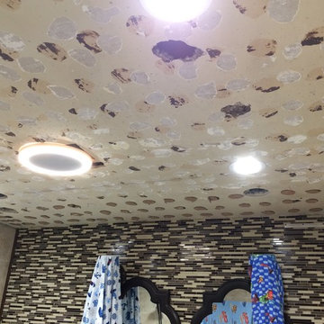 Stretch ceiling in the bathroom