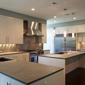 Billerica White Modern Kitchen with Island
