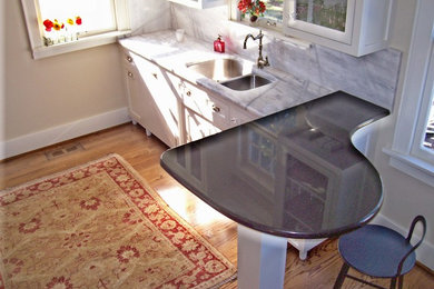 Kitchen - kitchen idea in Oklahoma City