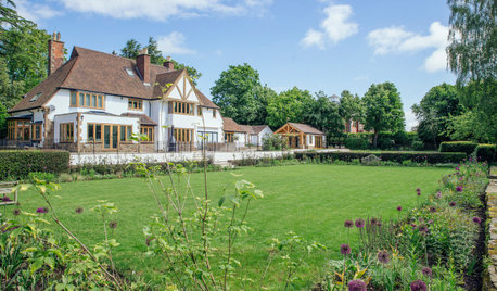 Wildflowers and Outdoor Rooms Transform an English Country Garden