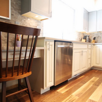 Transitional Two-Toned Kitchen Renovation
