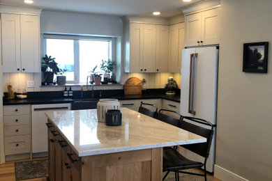 Kitchen - country kitchen idea in Other